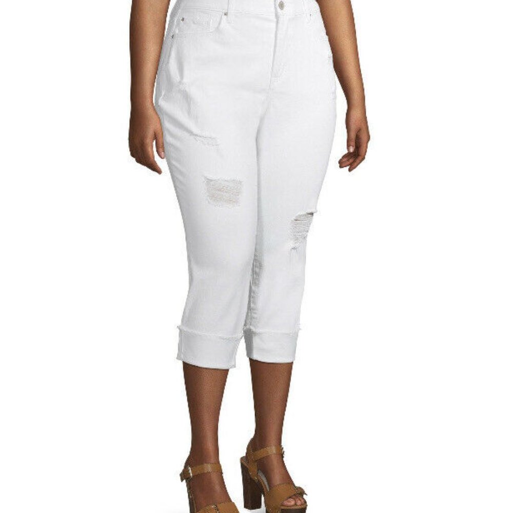 Terra & Sky Women's Plus Size Skinny Denim Capri - Picture 6 of 7